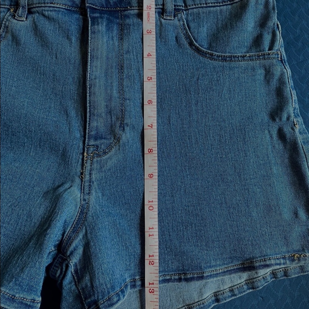 H&M high waisted stretch blue denim shorts - Picture 5 of 9
